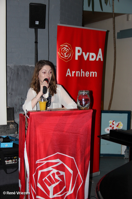 R.Th.B.Vriezen 2012 05 23 3870 PvdA Arnhem-JS Benefietavond+Veiling voor de Arnhemse Voedselbank woensdag 23 mei 2012