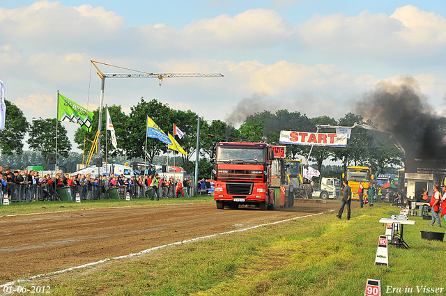 01-06-2012 119-border 01-06-2012 Nederhemert