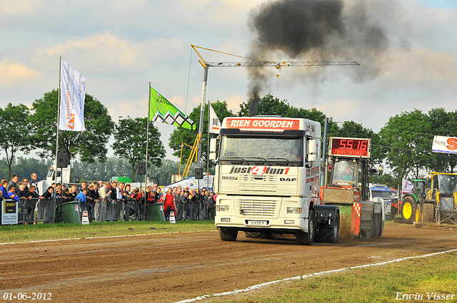 01-06-2012 134-border 01-06-2012 Nederhemert