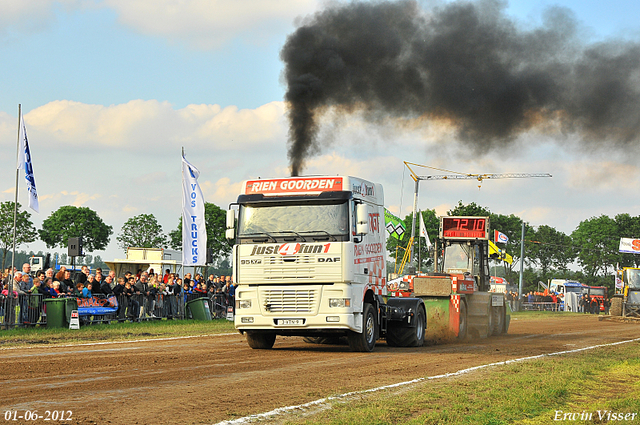 01-06-2012 136-border 01-06-2012 Nederhemert