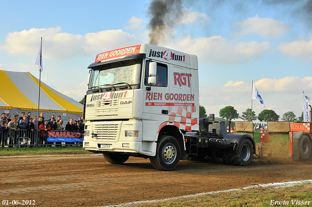 01-06-2012 142-border 01-06-2012 Nederhemert