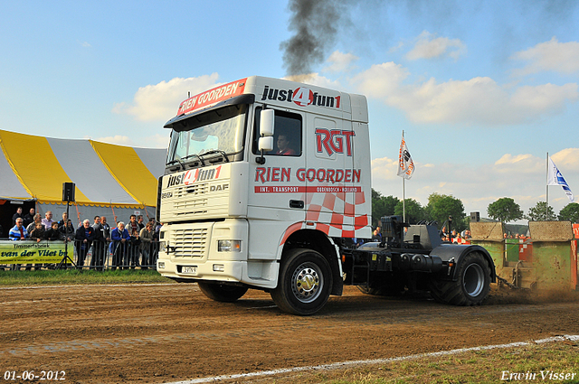 01-06-2012 143-border 01-06-2012 Nederhemert