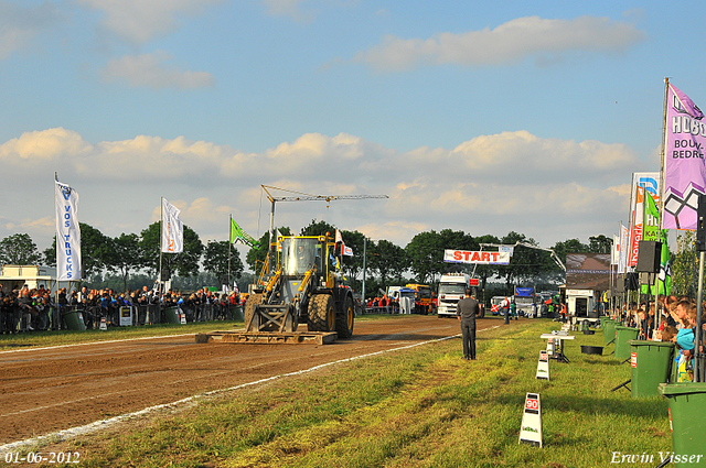 01-06-2012 170-border 01-06-2012 Nederhemert