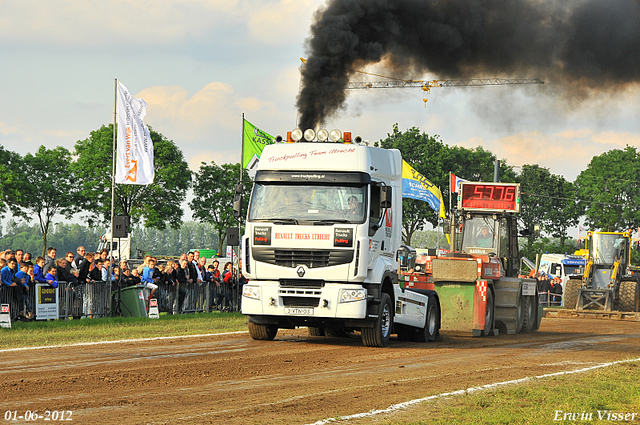 01-06-2012 173-border 01-06-2012 Nederhemert