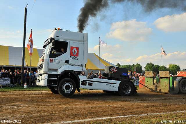 01-06-2012 182-border 01-06-2012 Nederhemert