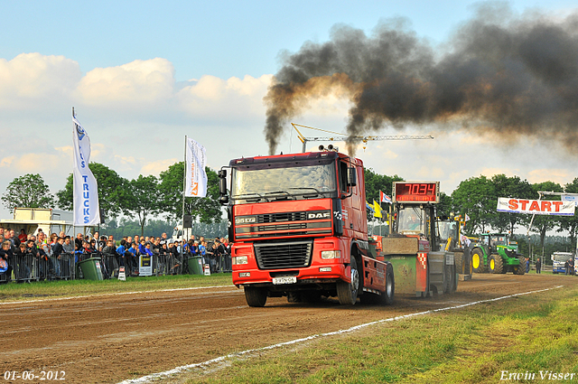 01-06-2012 205-border 01-06-2012 Nederhemert