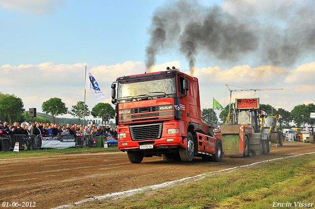 01-06-2012 210-border 01-06-2012 Nederhemert