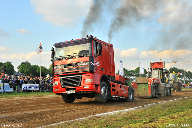 01-06-2012 213-border 01-06-2012 Nederhemert