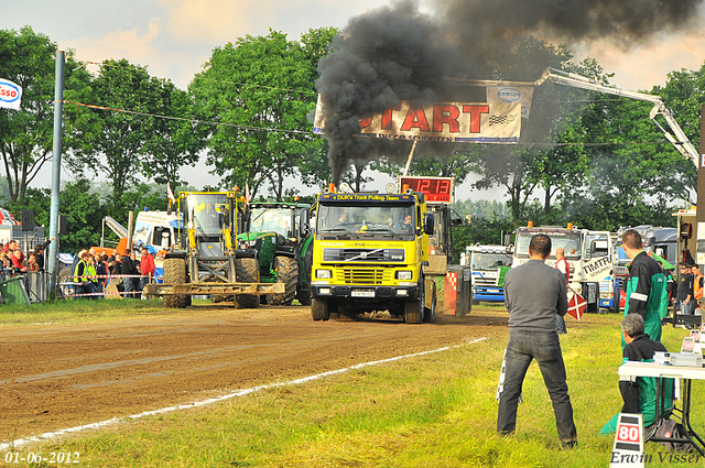 01-06-2012 231-border 01-06-2012 Nederhemert