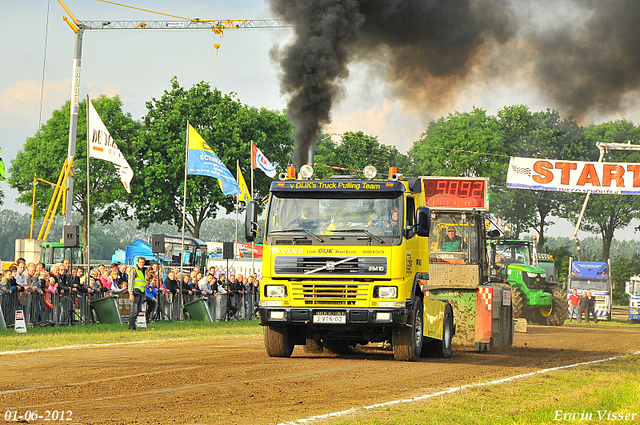 01-06-2012 233-border 01-06-2012 Nederhemert