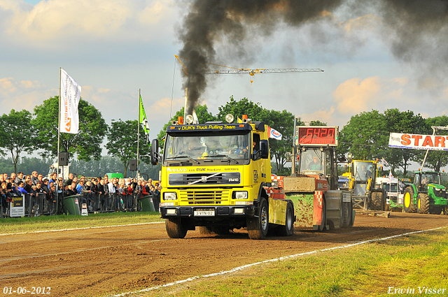 01-06-2012 235-border 01-06-2012 Nederhemert