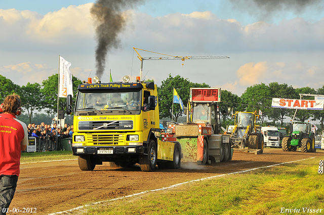 01-06-2012 237-border 01-06-2012 Nederhemert