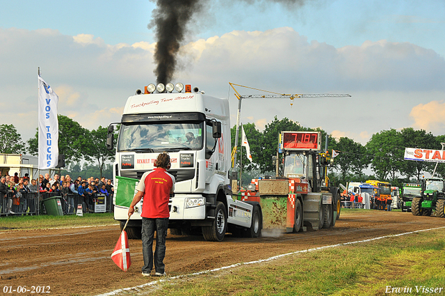 01-06-2012 248-border 01-06-2012 Nederhemert