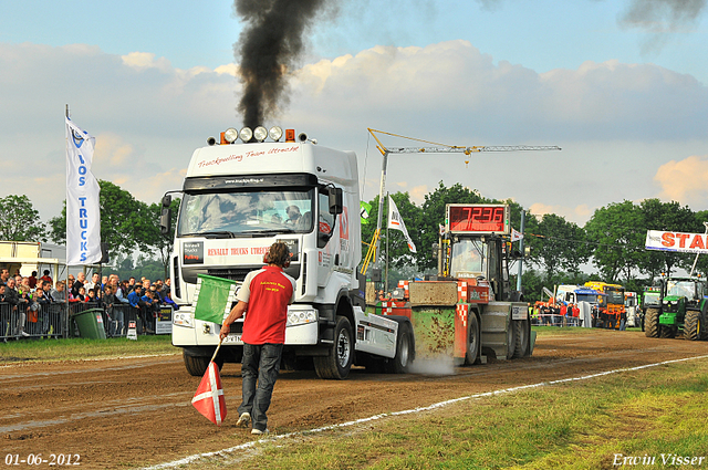 01-06-2012 249-border 01-06-2012 Nederhemert