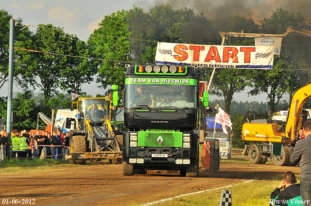 01-06-2012 252-border 01-06-2012 Nederhemert