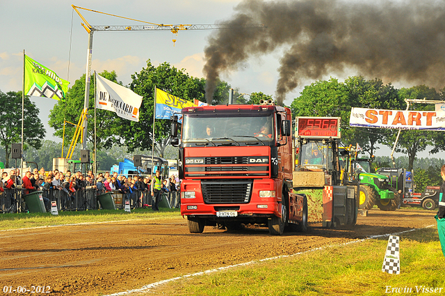 01-06-2012 258-border 01-06-2012 Nederhemert