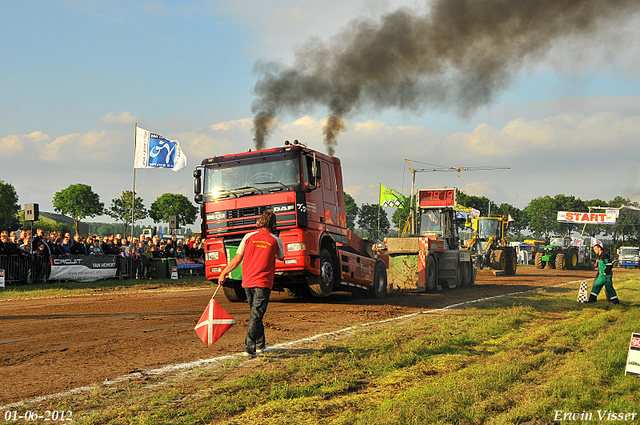 01-06-2012 263-border 01-06-2012 Nederhemert