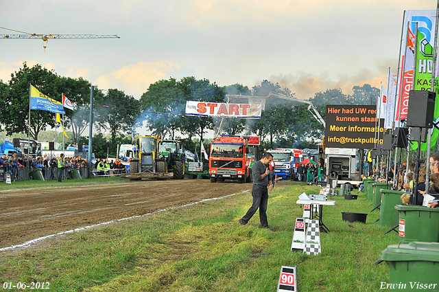 01-06-2012 264-border 01-06-2012 Nederhemert