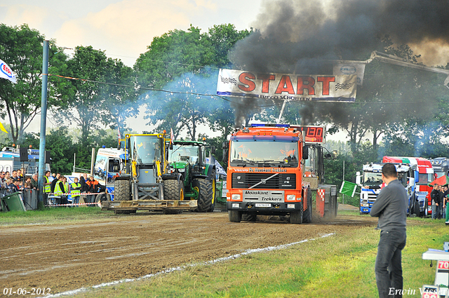 01-06-2012 266-border 01-06-2012 Nederhemert