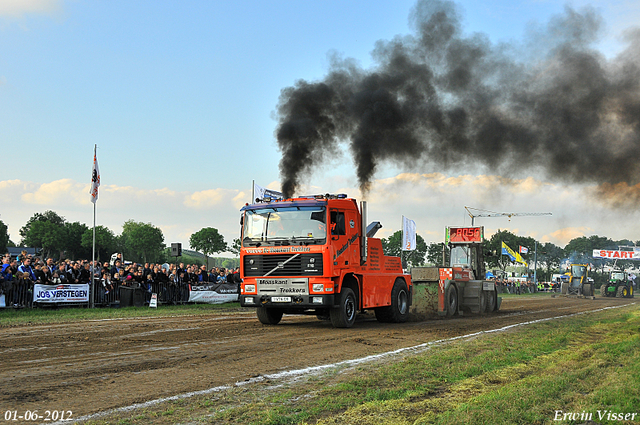 01-06-2012 272-border 01-06-2012 Nederhemert