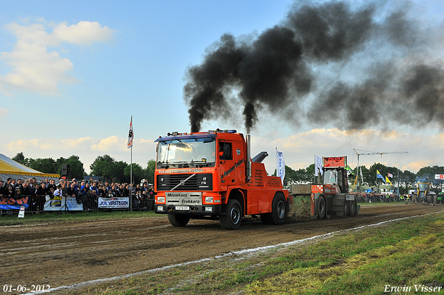 01-06-2012 273-border 01-06-2012 Nederhemert