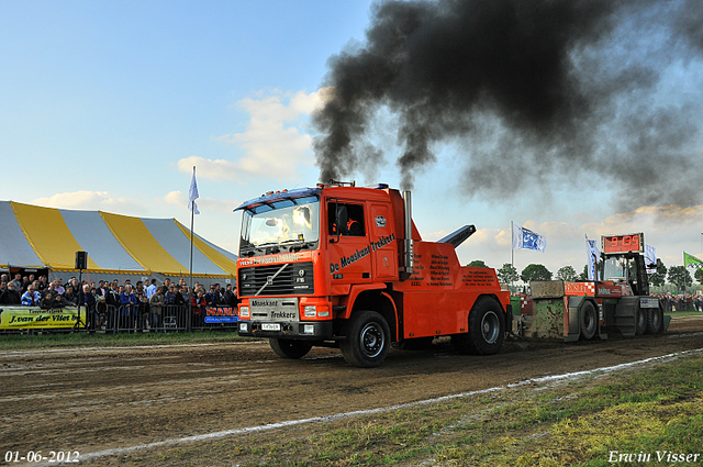 01-06-2012 275-border 01-06-2012 Nederhemert