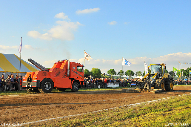 01-06-2012 285-border 01-06-2012 Nederhemert