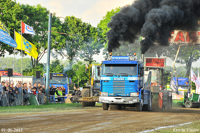 01-06-2012 301-border 01-06-2012 Nederhemert