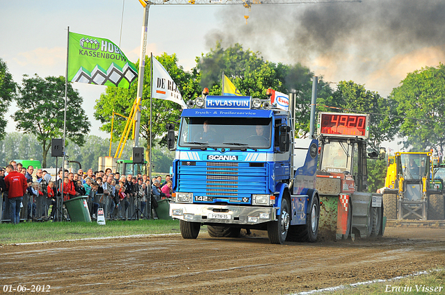 01-06-2012 304-border 01-06-2012 Nederhemert