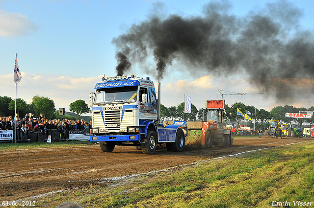 01-06-2012 329-border 01-06-2012 Nederhemert