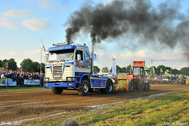 01-06-2012 330-border 01-06-2012 Nederhemert