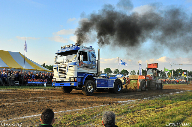 01-06-2012 331-border 01-06-2012 Nederhemert