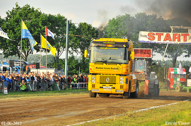 01-06-2012 347-border 01-06-2012 Nederhemert