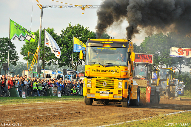 01-06-2012 348-border 01-06-2012 Nederhemert