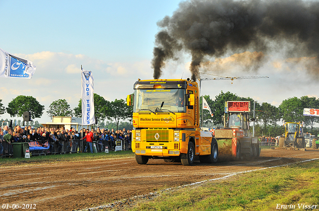 01-06-2012 350-border 01-06-2012 Nederhemert