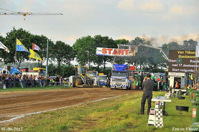 01-06-2012 356-border 01-06-2012 Nederhemert