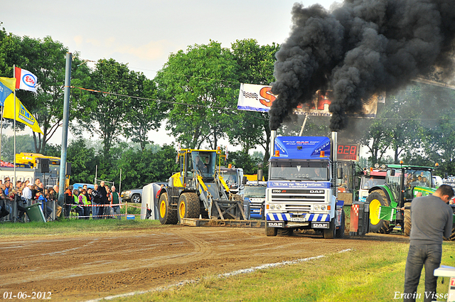 01-06-2012 357-border 01-06-2012 Nederhemert