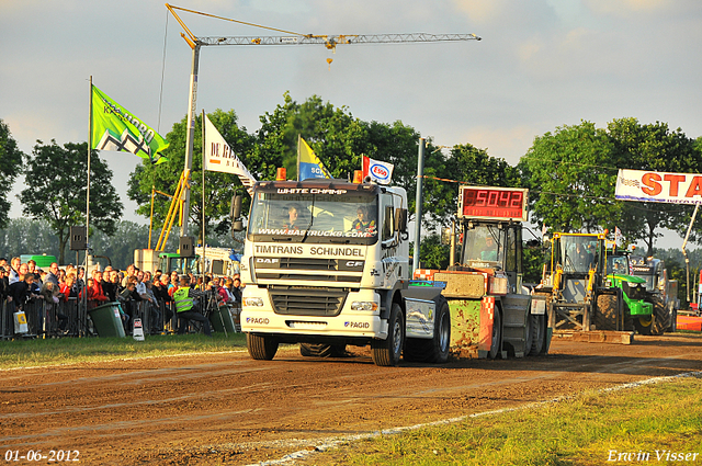 01-06-2012 375-border 01-06-2012 Nederhemert