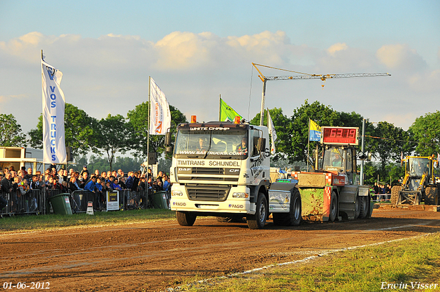 01-06-2012 377-border 01-06-2012 Nederhemert