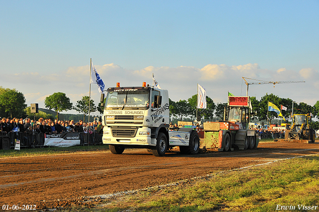 01-06-2012 380-border 01-06-2012 Nederhemert