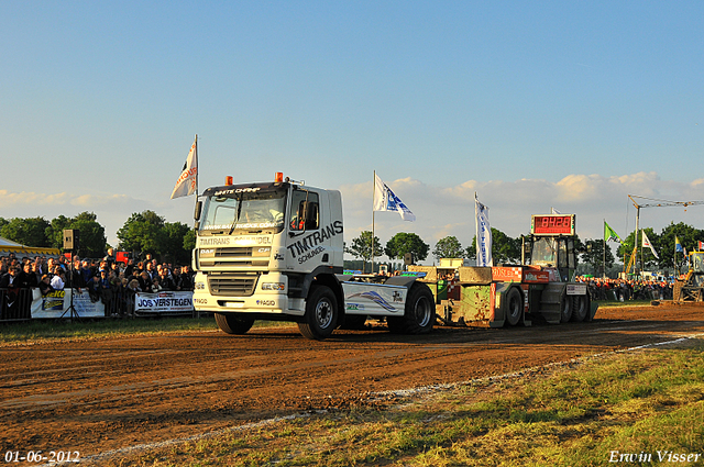 01-06-2012 383-border 01-06-2012 Nederhemert