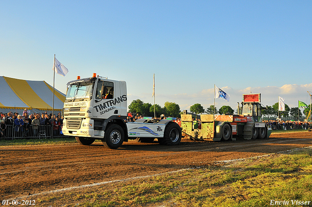 01-06-2012 386-border 01-06-2012 Nederhemert