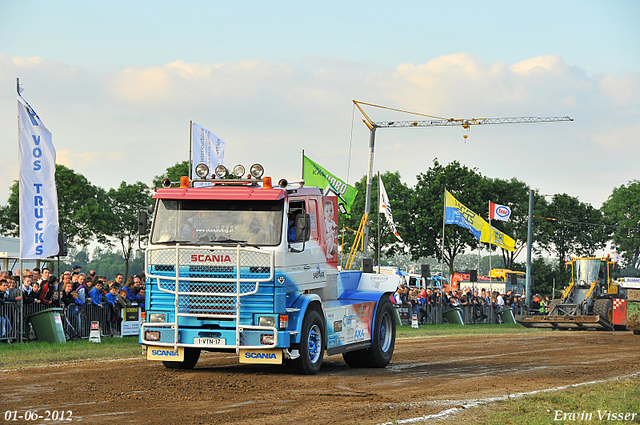 01-06-2012 398-border 01-06-2012 Nederhemert