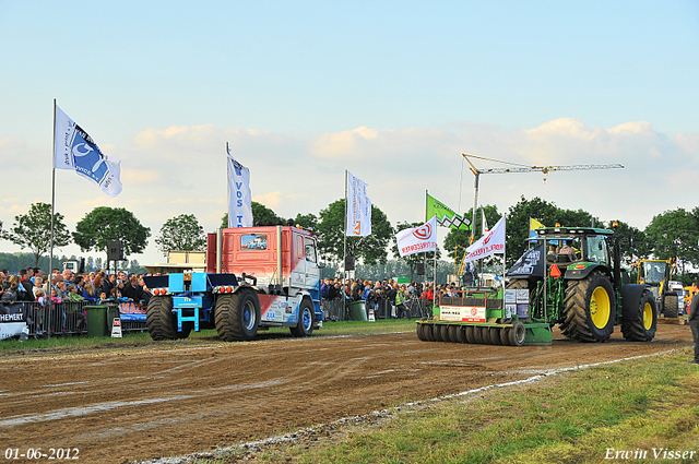 01-06-2012 399-border 01-06-2012 Nederhemert