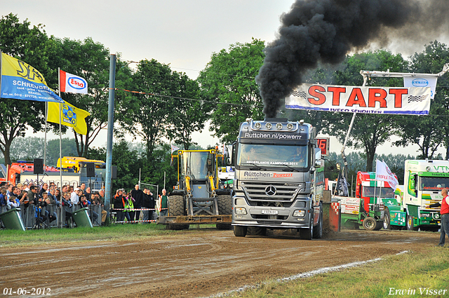 01-06-2012 402-border 01-06-2012 Nederhemert