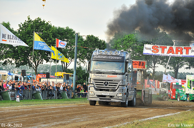 01-06-2012 403-border 01-06-2012 Nederhemert