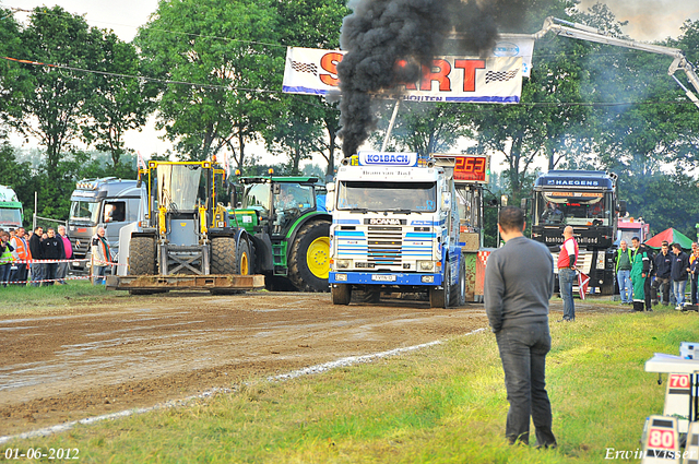 01-06-2012 415-border 01-06-2012 Nederhemert