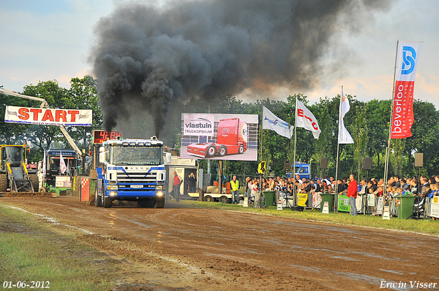 01-06-2012 436-border 01-06-2012 Nederhemert