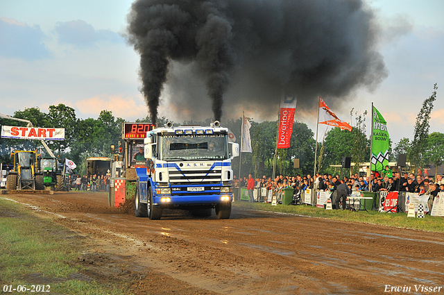 01-06-2012 439-border 01-06-2012 Nederhemert