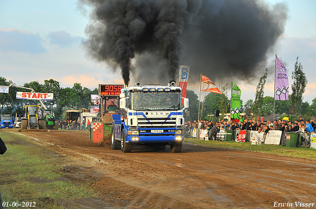 01-06-2012 440-border 01-06-2012 Nederhemert